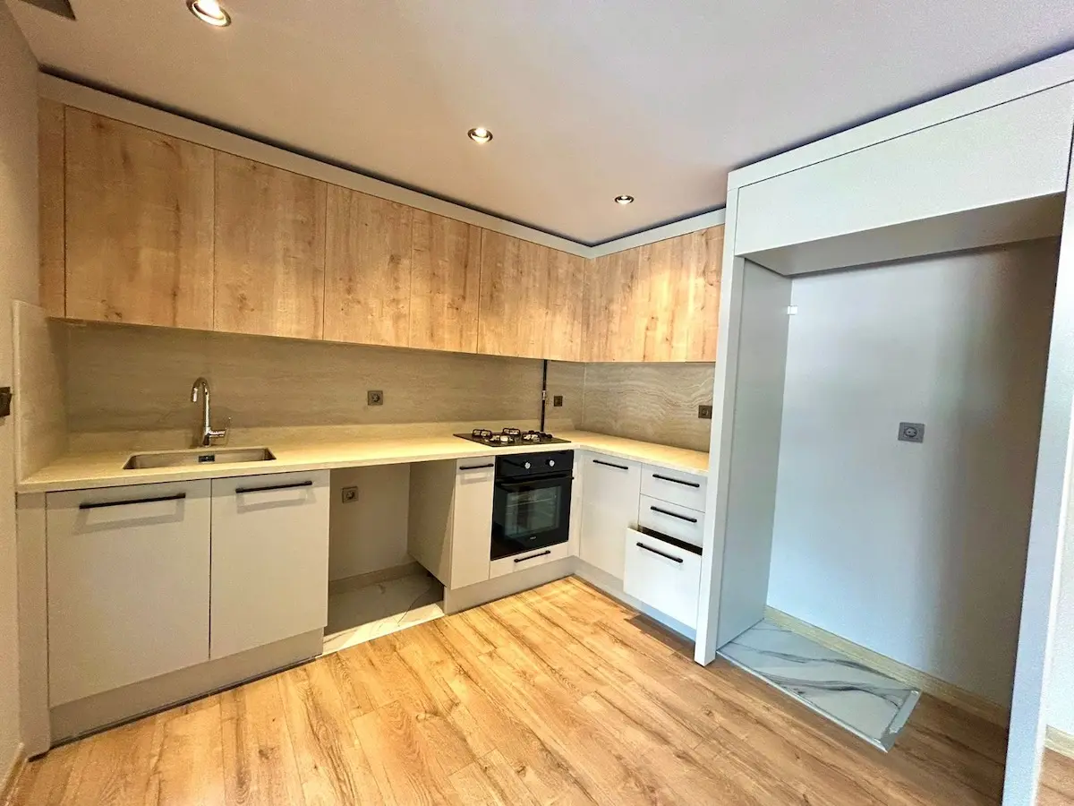 Fitted kitchen